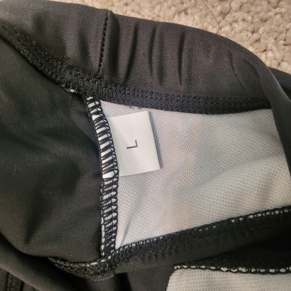 Green Palm print swimsuit - Picture 3 of 9